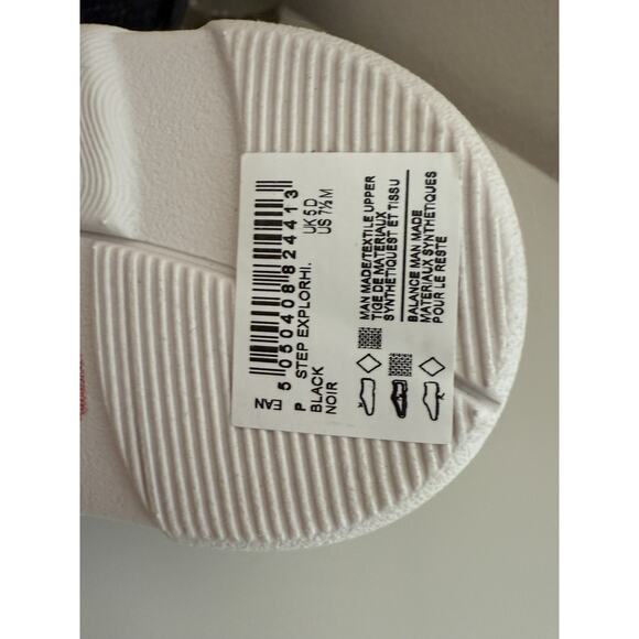 Clarks Women’s Skechers Black Waterproof High Top Winter Boots Size 7.5M EU 38 - Picture 3 of 9